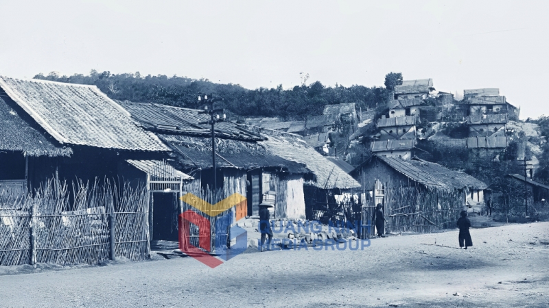 Làng ven biển Cẩm Phả những năm 1930. Ảnh: Otofun.net