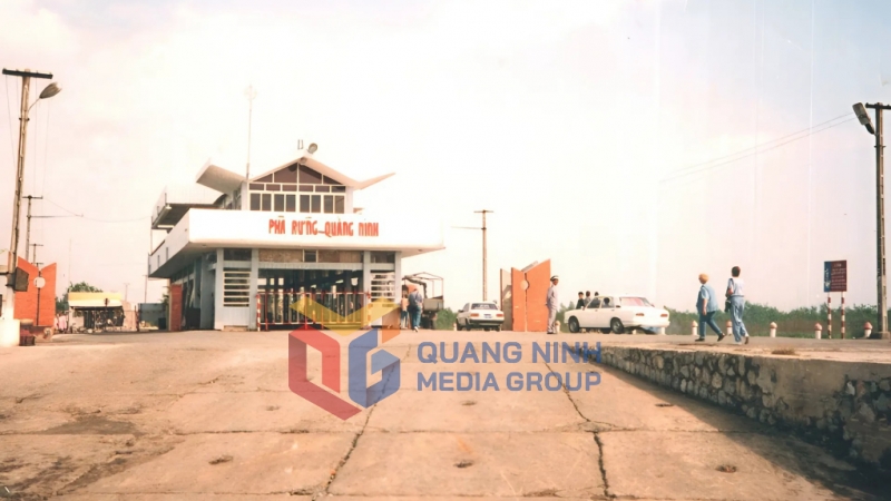 Phà Rừng năm 1996. Ảnh: Ngtr Dũng
