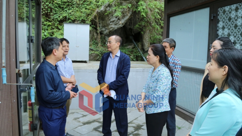 Đoàn giám sát kiểm tra hệ thống xử lý nước thải khu vực hang Đầu Gỗ (3-2025). Ảnh: Nguyễn Thanh
