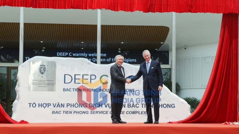 Nhà vua Vương quốc Bỉ Philippe và Phó Thủ tướng Thường trực Chính phủ Nguyễn Hòa Bình kéo băng khai trương Tổ hợp văn phòng Dịch vụ KCN Bắc Tiền Phong (4-2025). Ảnh: Thu Chung