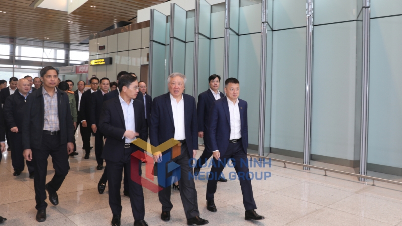 Phó Thủ tướng Thường trực Chính phủ khảo sát tại Cảng hàng không quốc tế Vân Đồn  (4-2025). Ảnh: Đỗ Phương