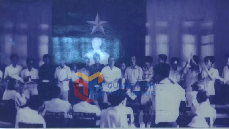 Lễ trao giải Văn nghệ Hạ Long lần thứ nhất năm 1981. Ảnh: Đỗ Kha