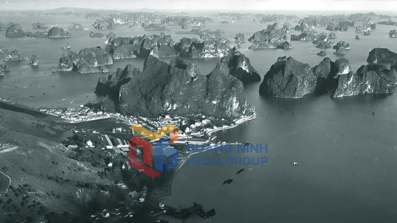 Toàn cảnh Hạ Long xưa. Ảnh: Tư liệu