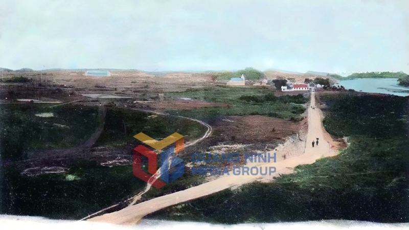 Thị trấn Móng Cái cuối thế kỷ XX. Ảnh: Tư liệu
