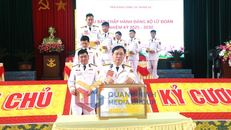 2025-04_Đại hội Đại biểu Đảng bộ Lữ đoàn 147 Hải quân lần thứ XV, nhiệm kỳ 2025-2030 - bầu Ban Chấp hành Đảng bộ. Ảnh: Mai Hương