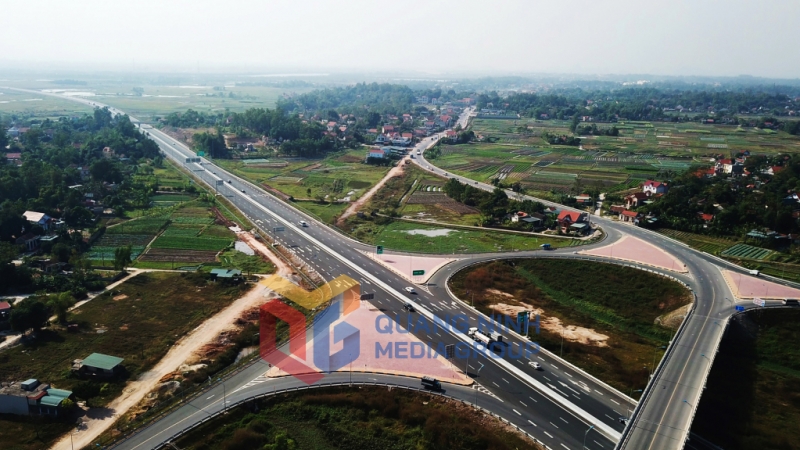 Cao tốc Hạ Long - Hải Phòng đi qua TX Quảng Yên (5-2025). Ảnh: Đỗ Phương