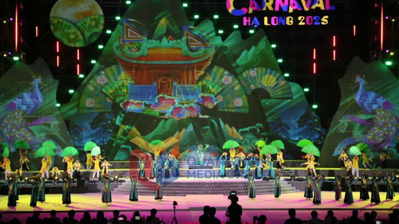 2025-05_Carnaval Hạ Long 2025 - Hát văn Cô đôi thượng ngàn.