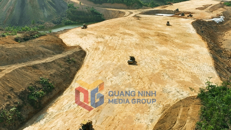 Dự án cải tạo, nâng cấp quốc lộ 279 (5-2025). Ảnh: Đỗ Phương.