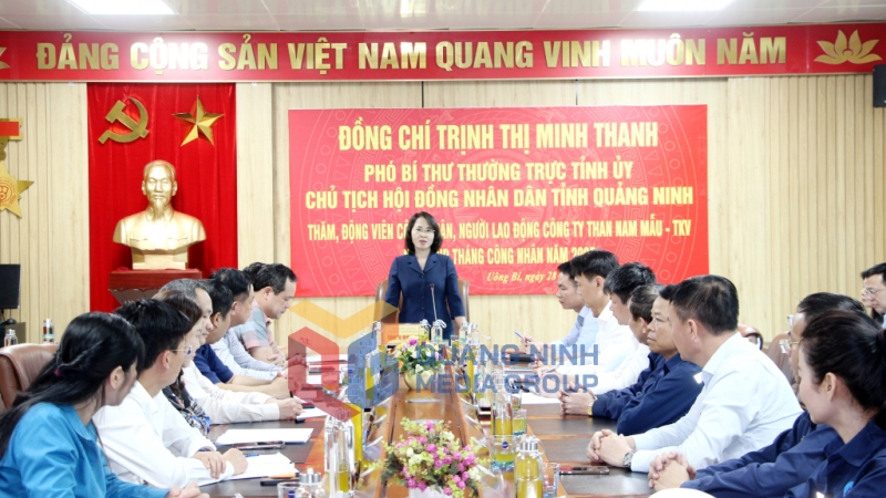 Đồng chí Trịnh Thị Minh Thanh, Phó Bí thư Thường trực Tỉnh ủy, Chủ tịch HĐND tỉnh, phát biểu động viên cán bộ, công nhân Công ty Than Nam Mẫu (5-2025). Ảnh: Mạnh Trường