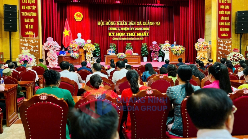 Toàn cảnh Kỳ họp thứ nhất, khóa I, HĐND xã Quảng Hà, nhiệm kỳ 2021-2026 (7-2025). Ảnh: PV