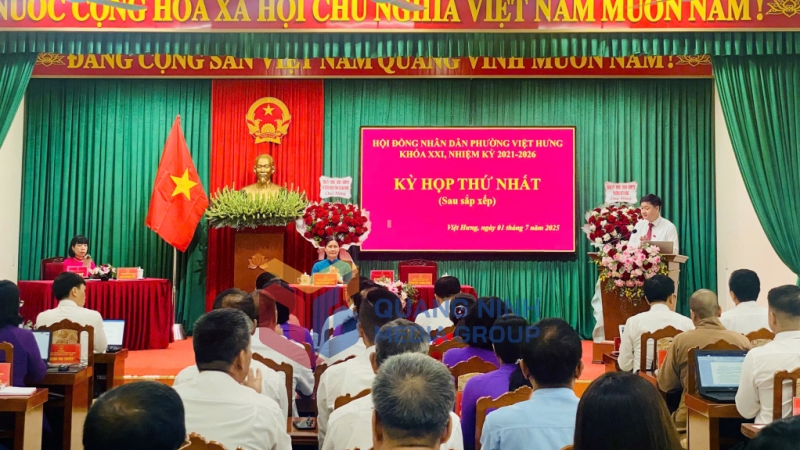 Kỳ họp thứ nhất HĐND phường Việt Hưng (7-2025). Ảnh: PV