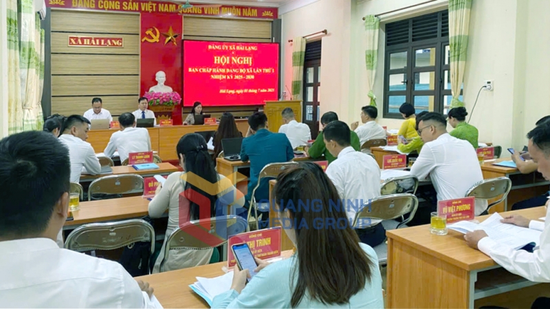 Quang cảnh hội nghị Ban Chấp hành Đảng bộ xã Hải Lạng lần thứ nhất, nhiệm kỳ 2025 - 2030 (7-2025). Ảnh: PV
