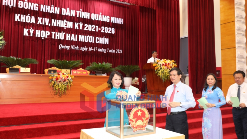 Đại biểu HĐND tỉnh bầu các chức danh Phó Chủ tịch HĐND tỉnh khóa XIV, nhiệm kỳ 2021-2026; Phó Chủ tịch UBND tỉnh, khóa XIV, nhiệm kỳ 2021-2026 (7-2025). Ảnh: Đỗ Phương