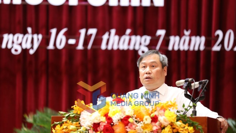 Đồng chí Vũ Đại Thắng, Ủy viên Trung ương Đảng, Bí thư Tỉnh ủy phát biểu chỉ đạo tại kỳ họp (7-2025). Ảnh: Đỗ Phương
