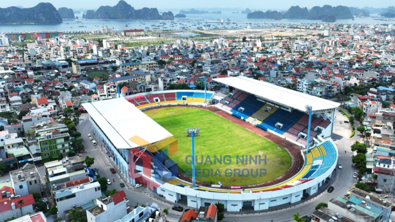 2025-07_Phường sở hữu sân vận động Cẩm Phả, một trong những công trình thể thao tiêu biểu của tỉnh Quảng Ninh. Ảnh: Đỗ Phương