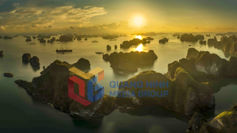 Bình minh Hạ Long. Ảnh: Dương Phượng Đại (CTV)