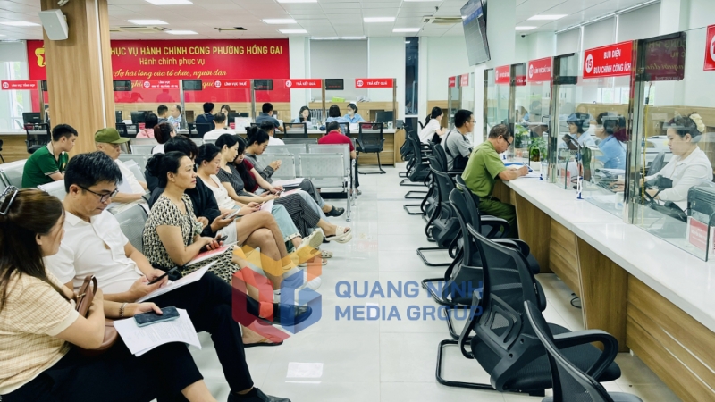 Trung tâm Phục vụ hành chính công phường Hồng Gai (7-2025). Ảnh: Hoàng Nga