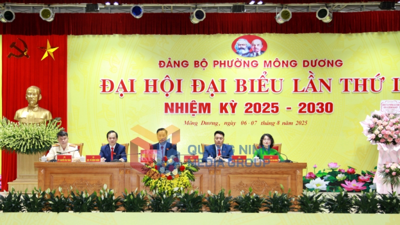 Đoàn Chủ tịch điều hành đại hội (8-2025). Ảnh: Đỗ Giang