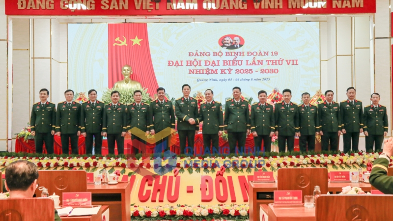 Ban Chấp hành Đảng bộ Binh đoàn 19, nhiệm kỳ 2025-2030 ra mắt đại hội (8-2025). Ảnh: Trúc Linh