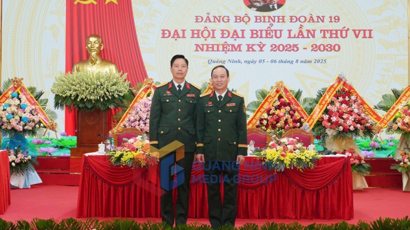 Đại biểu đi dự Đại hội cấp trên ra mắt đại hội (8-2025). Ảnh: Trúc Linh