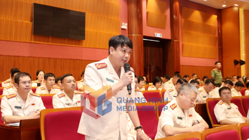 Đại biểu tham gia ý kiến về nhân sự Đại hội (8-2025). Ảnh: Mạnh Trường