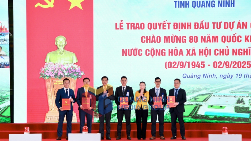 Các dự án lĩnh vực thương mại, dịch vụ, thể thao được trao quyết định đầu tư (8-2025). Ảnh: Minh Hà