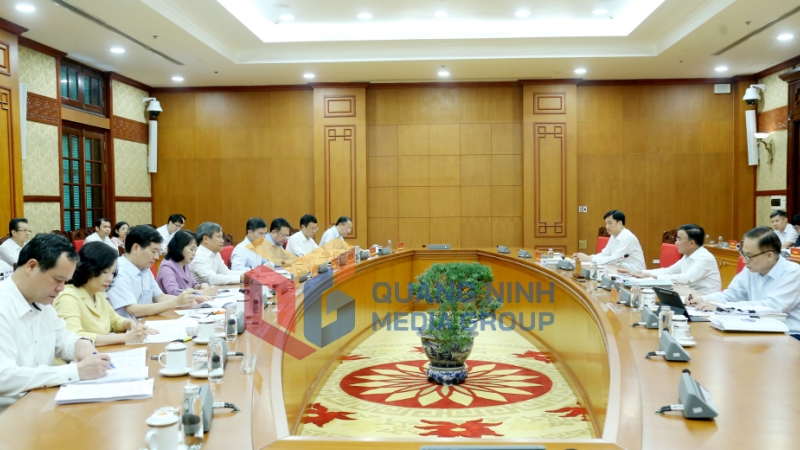 Tổ công tác của Bộ Chính trị, Ban Bí thư làm việc với BTV Tỉnh ủy về chuẩn bị Đại hội Đảng bộ tỉnh lần thứ XVI (8-2025). Ảnh: Thu Chung