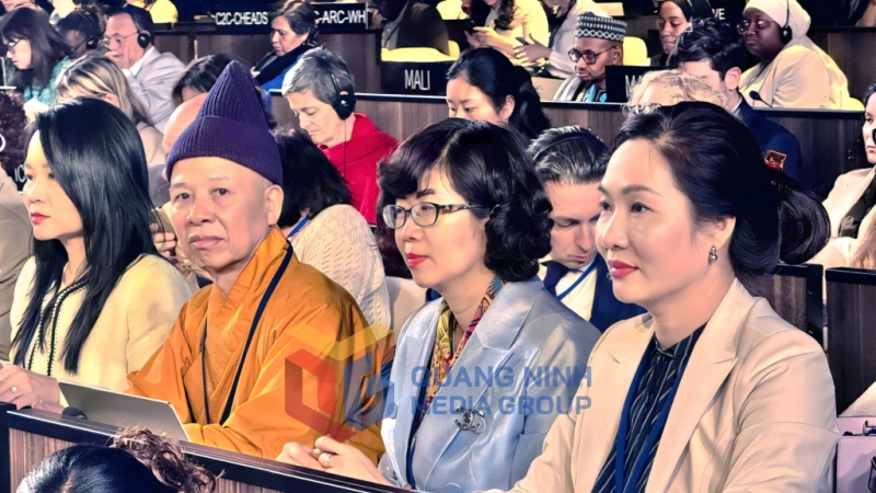 Phái đoàn Quảng Ninh tham dự kỳ họp thứ 47 của Ủy ban Di sản Thế giới (UNESCO) để bảo vệ Hồ sơ Quần thể di tích, danh thắng Yên Tử - Vĩnh Nghiêm - Côn Sơn, Kiếp Bạc là di sản của nhân loại. Ảnh: do đoàn công tác cung cấp