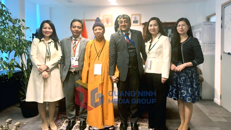 Phái đoàn Việt Nam tiếp xúc, làm việc với đại sứ Ấn Độ bên cạnh UNESCO. Ảnh: do đoàn công tác cung cấp