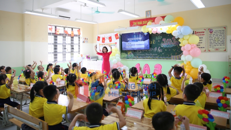 Cơ sở vật chất, trang thiết bị trong phòng học của Trường tiểu học Phương Đông B (phường Yên Tử) (8-2025). Ảnh: Minh Đức