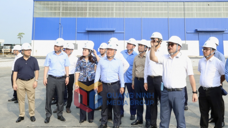 Đồng chí Vũ Đại Thắng, Ủy viên Trung ương Đảng, Bí thư Tỉnh ủy, Trưởng Đoàn ĐBQH tỉnh cùng đoàn công tác làm việc tại Nhà máy xử lý chất thải rắn công nghệ cao phát năng lượng tại phường Song Liễu, tỉnh Bắc Ninh
