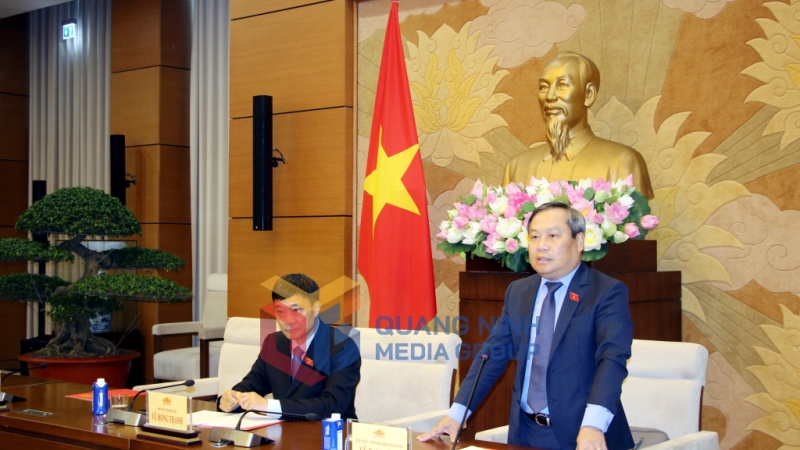 Đồng chí Vũ Đại Thắng, Ủy viên Trung ương Đảng, Bí thư Tỉnh ủy, Trưởng Đoàn ĐBQH tỉnh, phát biểu tại buổi gặp mặt (9-2025). Ảnh: Mạnh Trường