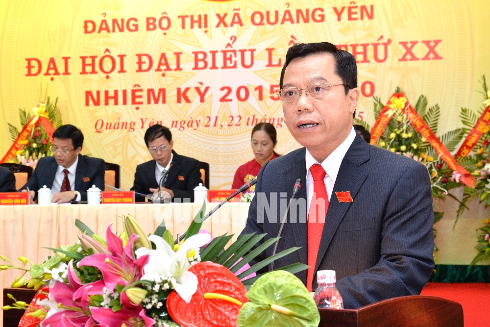 Đồng chí Nguyễn Văn Vinh, Phó Bí thư Thị ủy, Chủ tịch UBND thị xã phát biểu khai mạc Đại hội