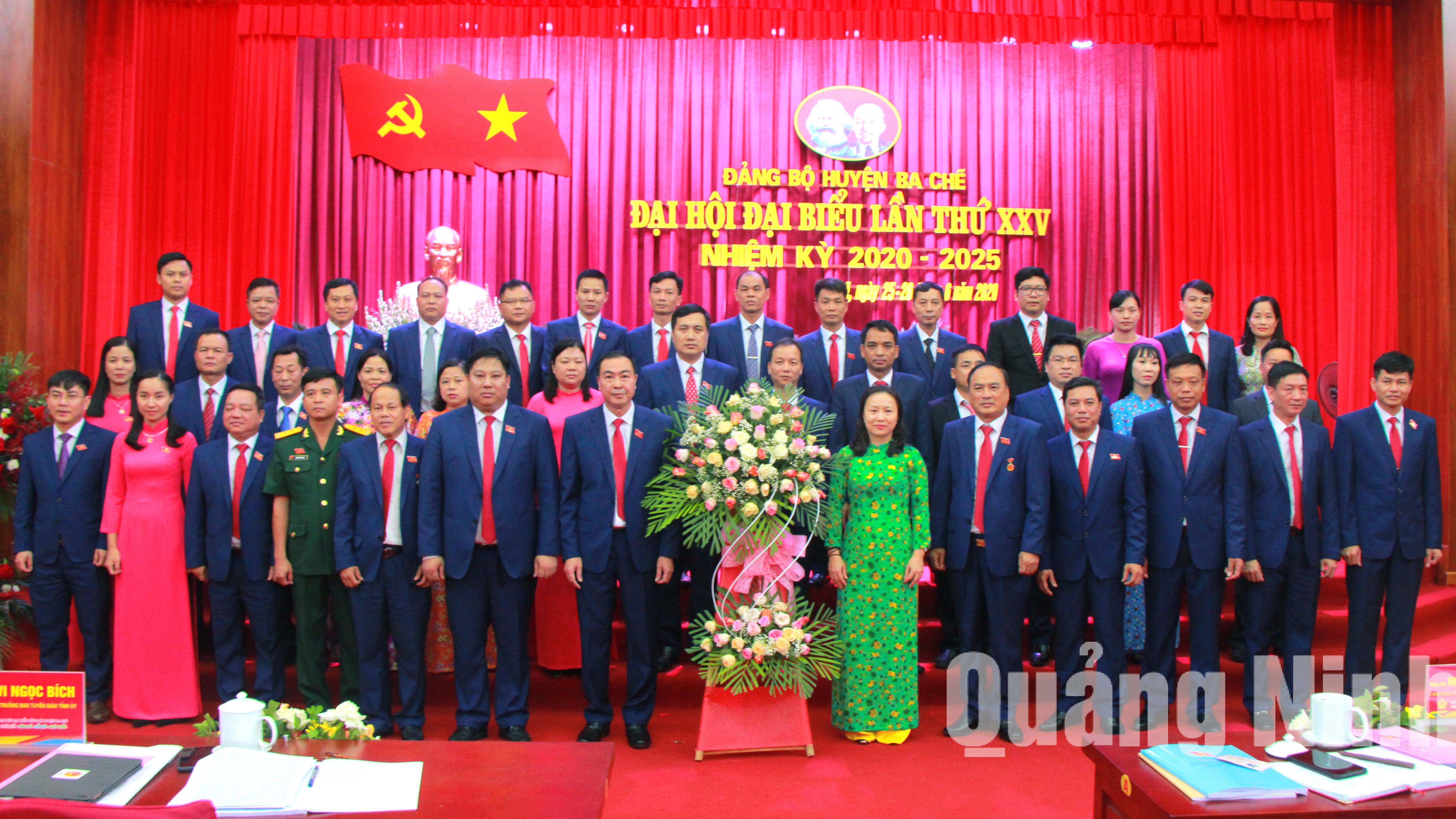 Ban Chấp hành Đảng bộ huyện Ba Chẽ khóa XXV ra mắt Đại hội (6-2020). Ảnh: Ngọc Lợi (Trung tâm TT- VH Ba Chẽ)