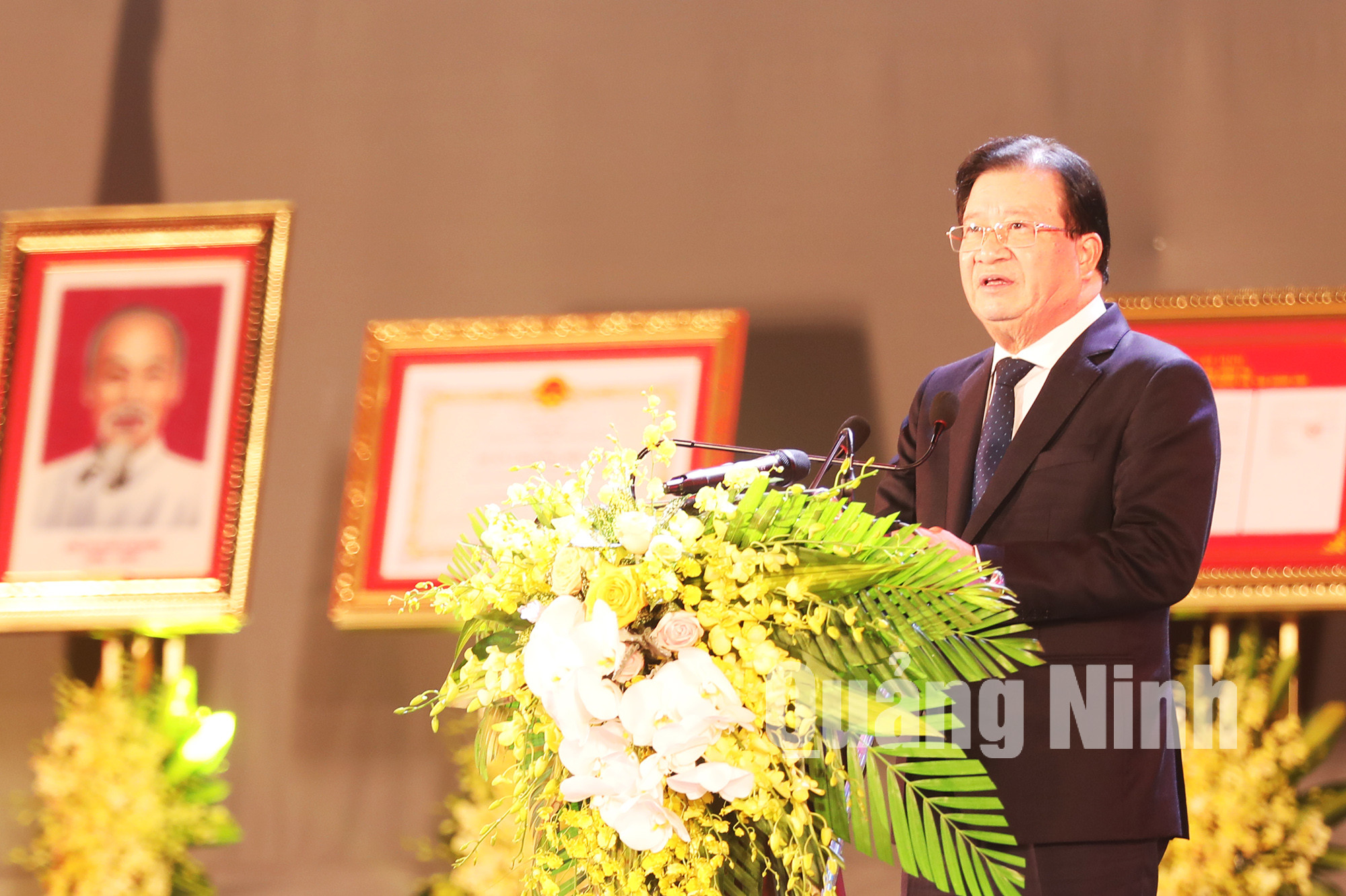 Phó Thủ tướng Chính phủ Trịnh Đình Dũng phát biểu tại buổi lễ (12-2020). Ảnh: Đỗ Phương