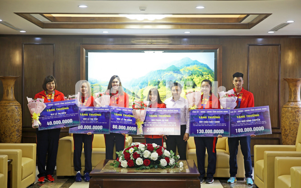 Tỉnh Quảng Ninh gặp mặt, khen thưởng các VĐV, HLV tham dự SEA Games 30, tháng 12-2019