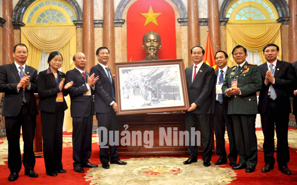 Chủ tịch nước gặp mặt thân mật Đoàn Đại biểu tỉnh Quảng Ninh, Tập đoàn Công nghiệp Than - Khoáng sản và Tổng Công ty Đông Bắc, tháng 11-2016