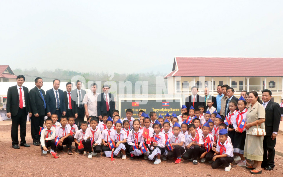 Quảng Ninh bàn giao trường học cho tỉnh Luông Pha Băng, Lào, tháng 4-2019