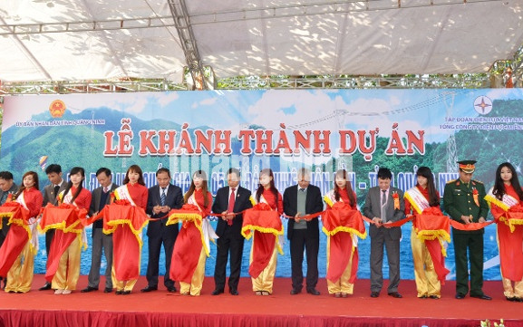 Dự án Đưa điện lưới ra 5 xã đảo huyện Vân Đồn, tháng 1-2015