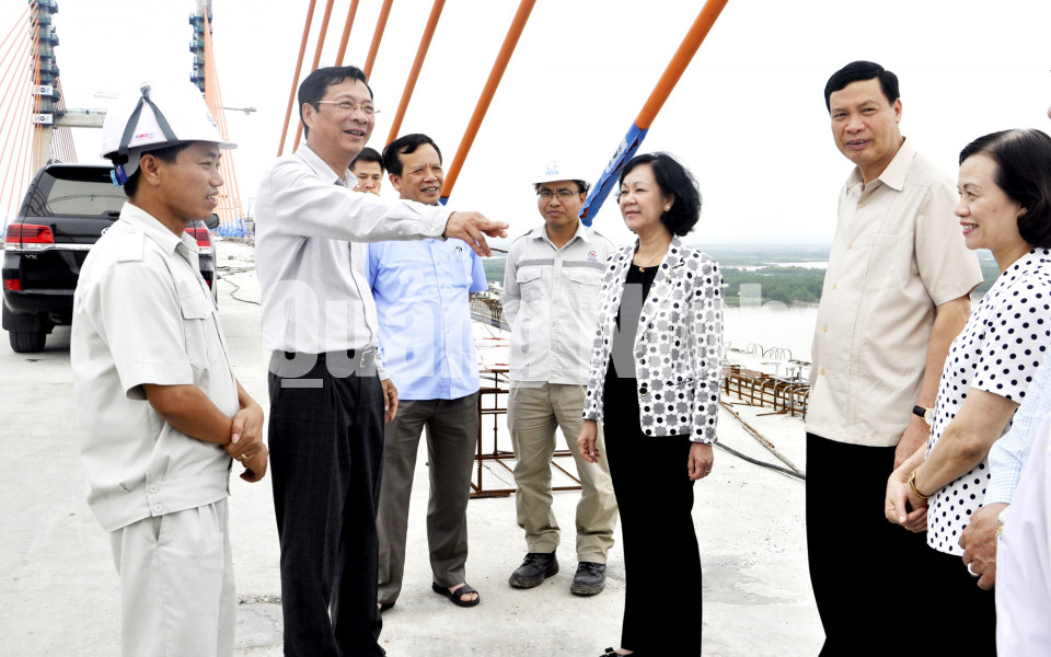 Trưởng Ban Dân vận Trung ương, Trương Thị Mai thăm dự án cầu Bạch Đằng, tháng 6-2018