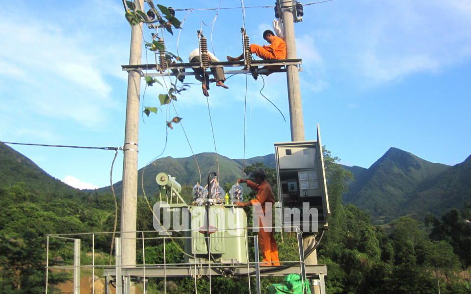 Điện khí hoá nông thôn huyện Bình Liêu