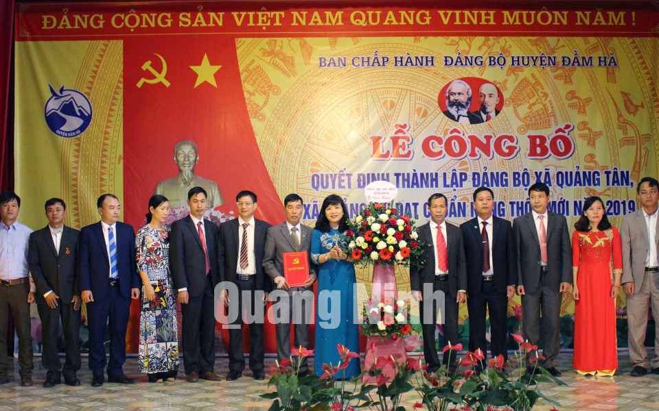 Công bố Quyết định xã Quảng Lợi đạt chuẩn NTM và Quyết định thành lập Đảng bộ xã Quảng Tân, tháng 1-2020