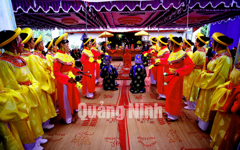 Lễ hội Đại kỳ phúc đình Vạn Yên (TP Hạ Long)