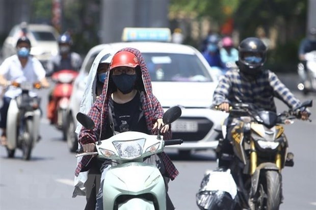 Nang nong tiep dien, de phong thoi tiet nguy hiem ve chieu toi va dem hinh anh 1