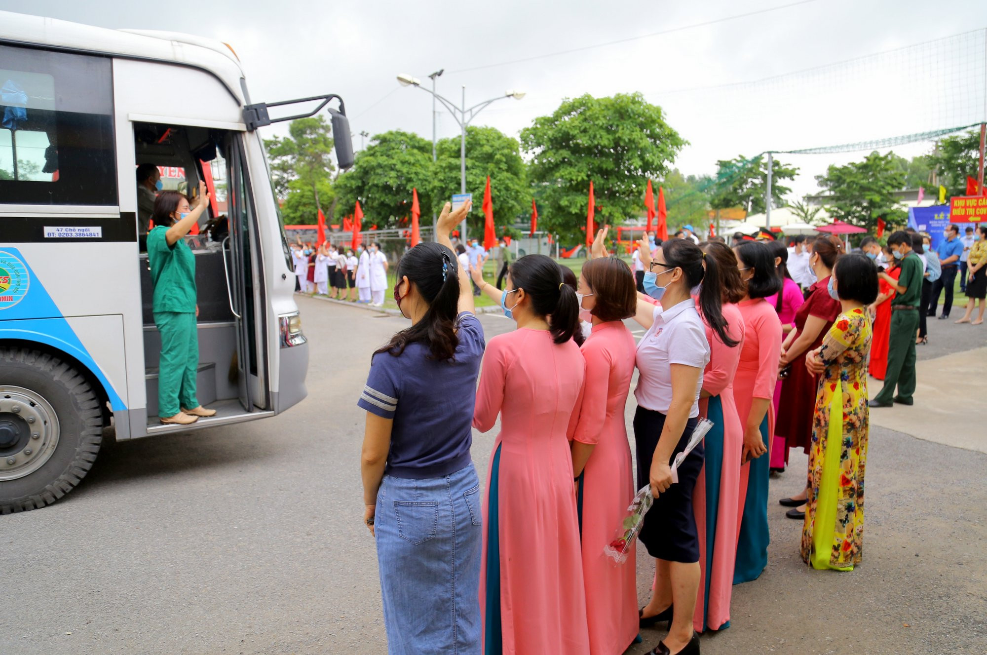 200 y bác sĩ, nhân viên y tế của Bệnh viện Việt Nam - Thuỵ Điển Uông Bí sẵn sàng lên đường làm nhiệm vụ