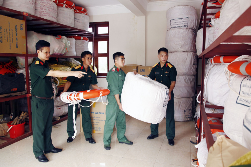 Ban CHQS huyện Tiên Yên chuẩn bị đầy đủ vật chất PCLB. 