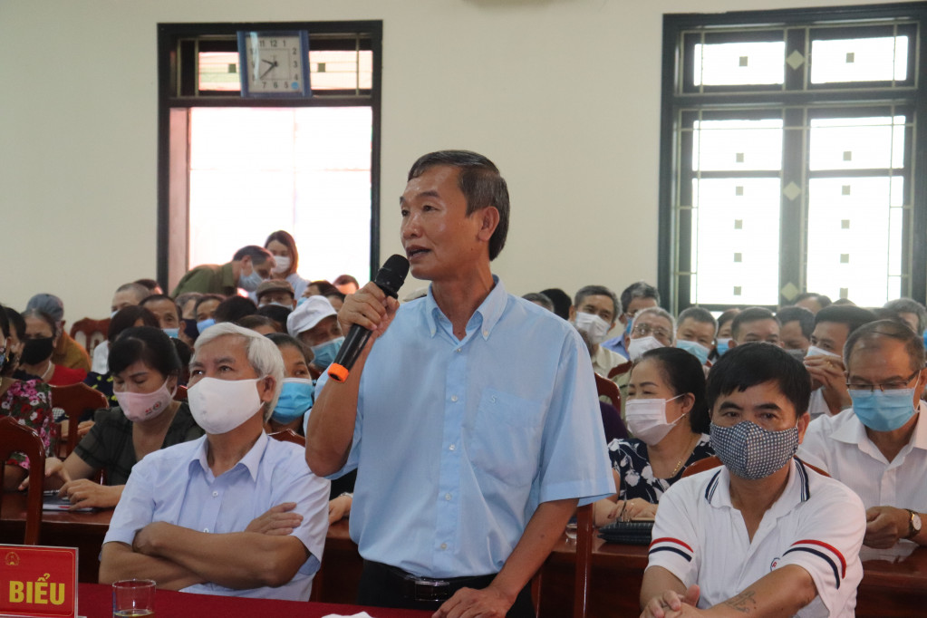 Cử tri phường Hà Tu, TP Hạ Long bày tỏ niềm tin và kỳ vọng vào các ứng cử viên ĐBQH khóa XV và đại biểu HĐND các cấp nhiệm kỳ 2021-2026.
