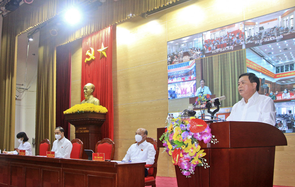 Ông Nguyễn Xuân Thắng, Ủy viên Bộ Chính trị, Giám đốc Học viện Chính trị quốc gia Hồ Chí Minh, Chủ tịch Hội đồng lý luận Trung ương, Chủ tịch Hội hữu nghị Việt - Trung, ứng cử viên ĐBQH khóa XV trình bày chương trình hành động trước cử tri trên địa bàn TP Hạ Long.