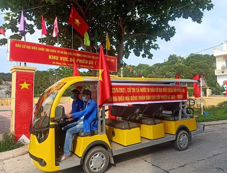 Huyện đoàn Cô Tô. Đoàn thanh niên các xã, thị trấn thành lập 03 đội tuyên truyền lưu động về các kiến thức bầu cử, các biện pháp phòng chống dịch bệnh Covid 19 