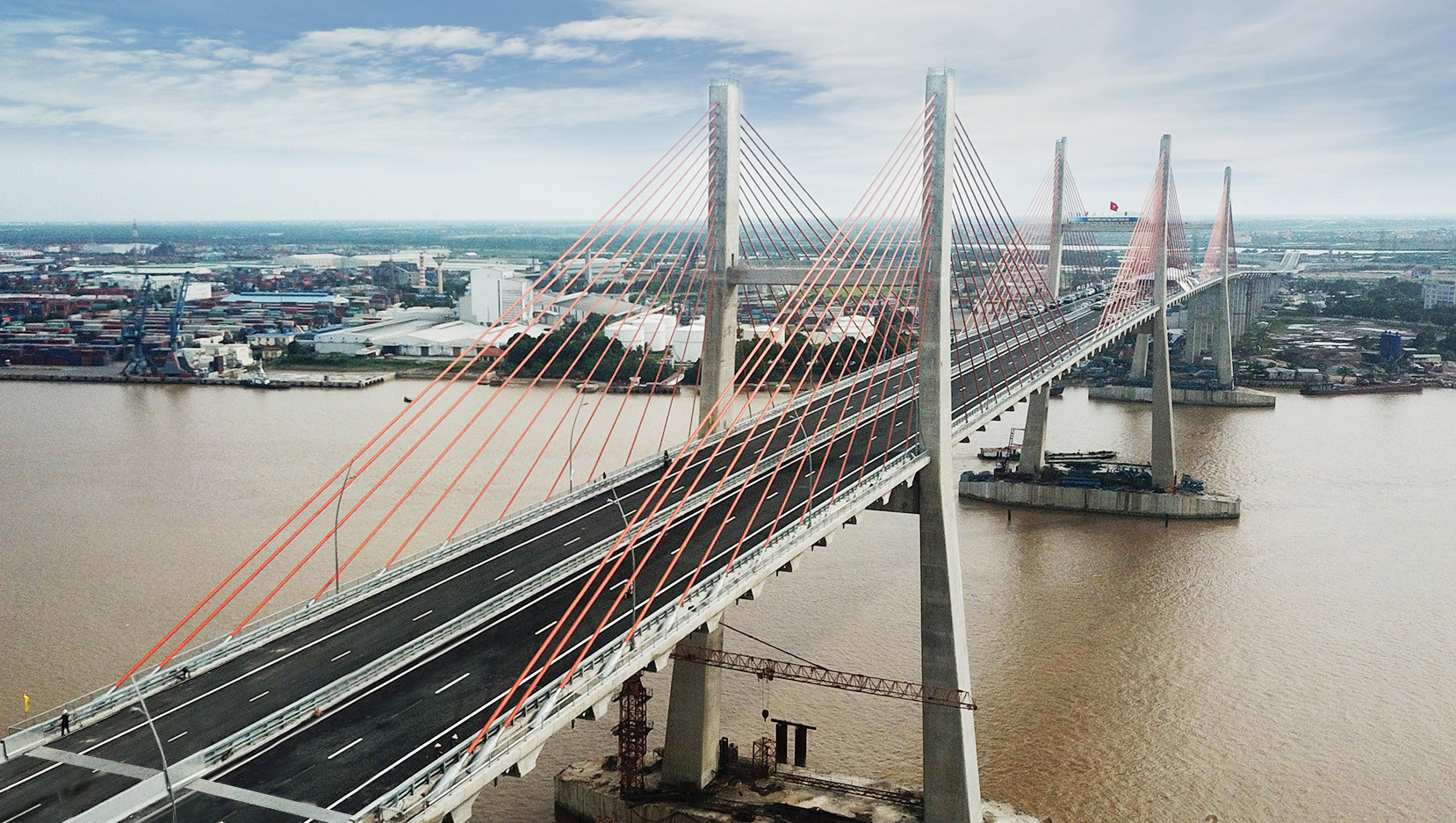 Cầu Bạch Đằng nối Cao tốc Quảng Ninh - Hải Phòng. Ảnh: Đỗ Phương
